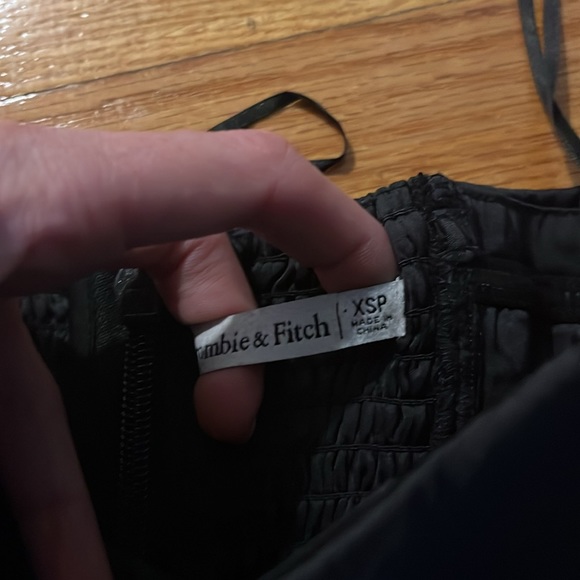 Never worn and super duper cute - Picture 3 of 3